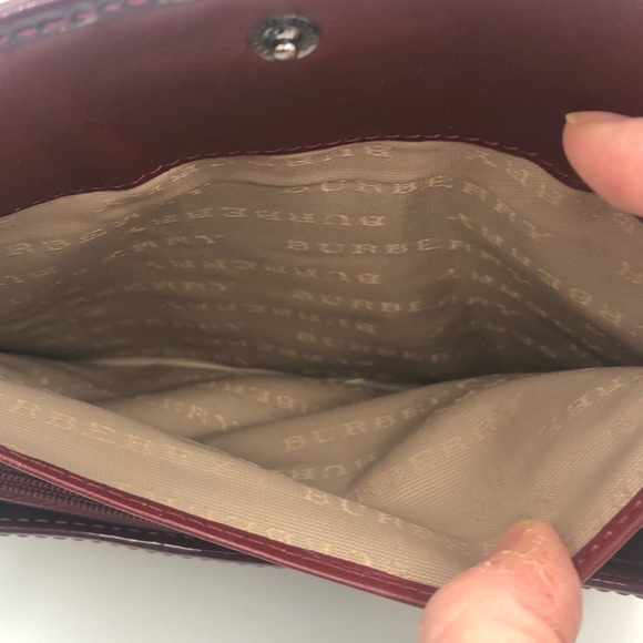 CLASSIC BURGUNDY RED BURBERRY WALLET - Picture 9 of 14